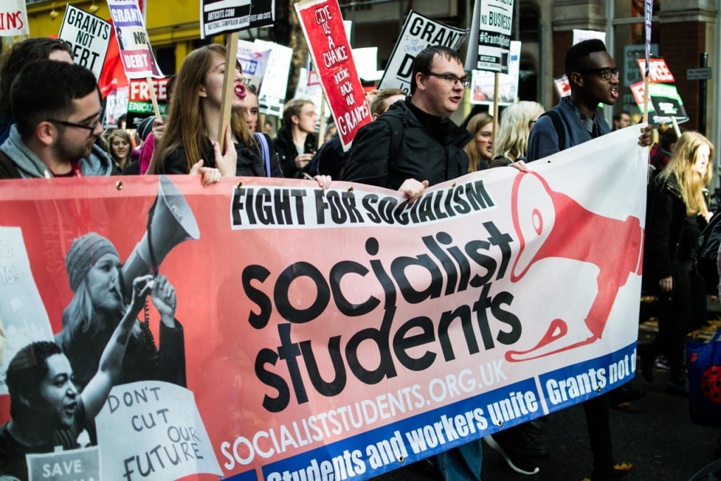 Informations-socialisme-Les-etudiants-rejoindront-ils-la-riposte-–-Etudiants