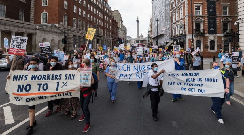 actu socialisme des infirmieres et des enseignants au royaume uni organisent une greve pour cause de salaire the militant